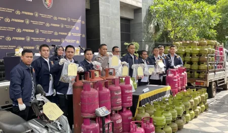 POLDA METRO JAYA MENGUBAH PRAKTEK 3 kg LPG Gas Cylinders