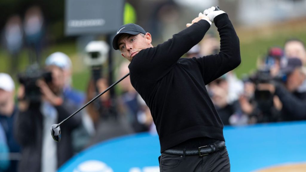 Pebble Beach Pro-Am: Rory McIlroy dan Shane Lowry melonjak menjadi pertengkaran dengan 65s putaran ketiga | Berita golf