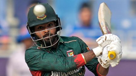 Pembaruan Langsung dan Kartu Scorec: Bangladesh vs Selandia Baru, Trofi Champions