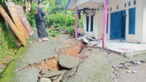 Pergerakan Tanah Luas, 143 Orang Cineam, Tasikmalaya, dipaksa untuk dievakuasi