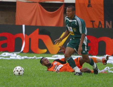 Perjalanan karir Bejo Sugiantoro, legenda Persebaya dan tim nasional yang meninggal hari ini