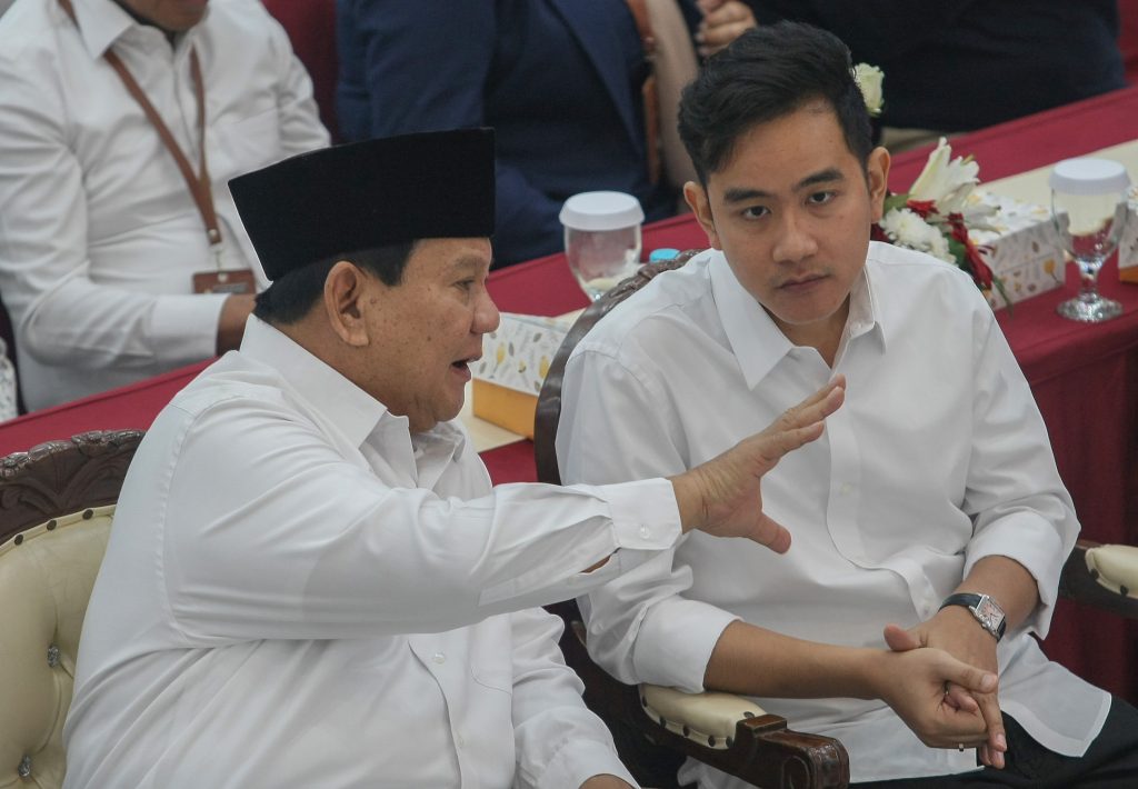 Prabowo mengatakan bahwa partai asing ingin memecah belah bangsa