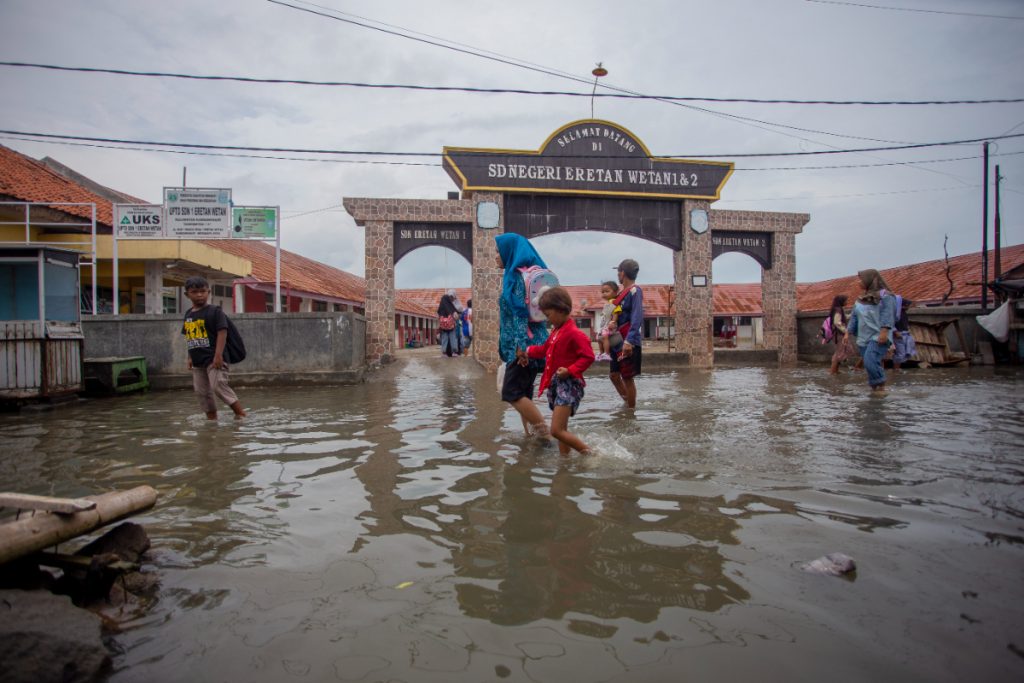 Prakiraan Cuaca Rabu, 26 Februari 2025 12 Wilayah di Indonesia Peringatan Banjir Rob