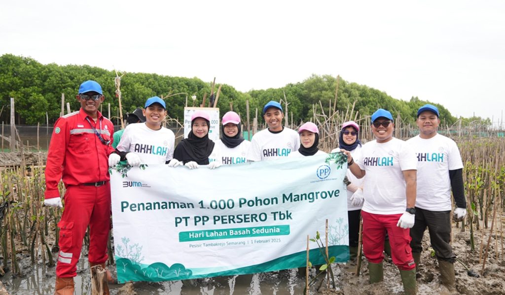 Pt Pt PP Hijaukan Tambakrejo Coastal dengan 1.000 hutan bakau