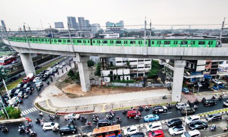 Rano Karno memiliki gagasan untuk membangun area parkir 7 -level di Lebak Bulus