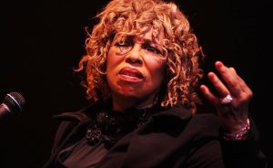 Roberta Flack meninggal pada 88 tahun, warisannya tetap hidup melalui musik