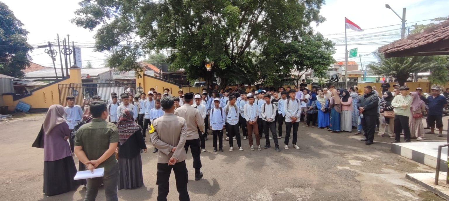 Siswa penangkapan polisi sektor pagaden yang diduga berkelahi