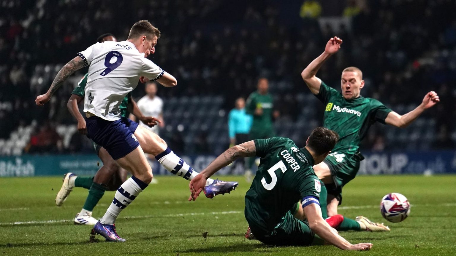 Sorotan EFL: Preston Hold Millwall; Wrexham dipukuli oleh Orient