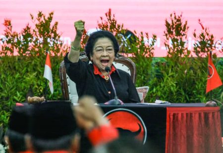 Tanggapan penahanan Hasto, Megawati menginstruksikan kepala regional dari PDIP yang ditunda di Magelang