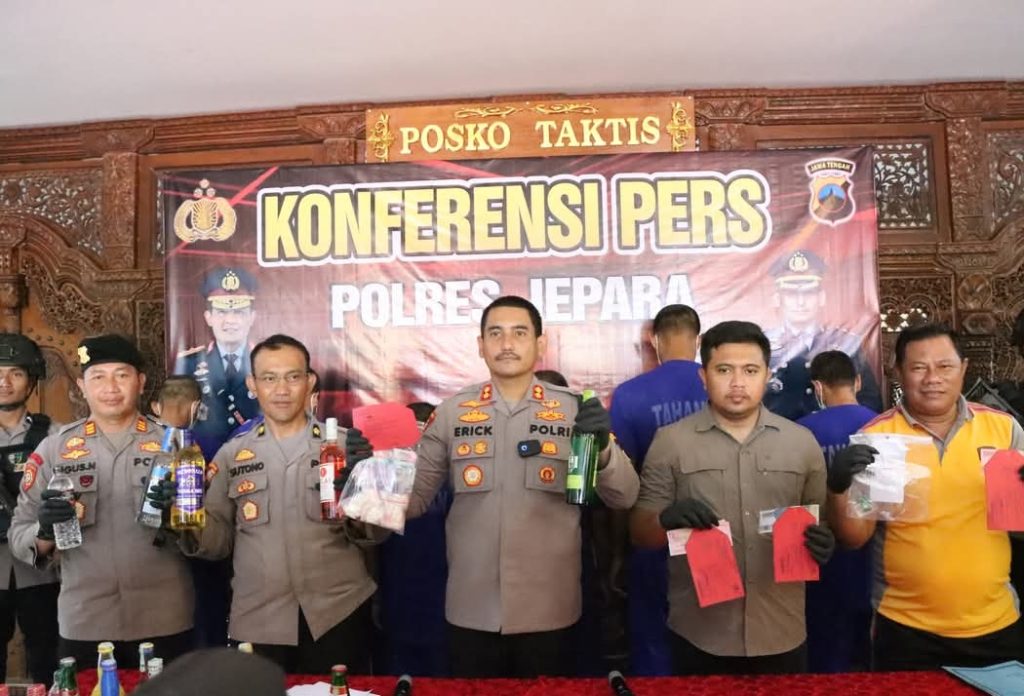 Tiga anggota konsumsi obat -obatan polisi Jepara