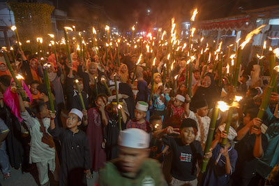 Tradisi Parade Obor Ramadhan