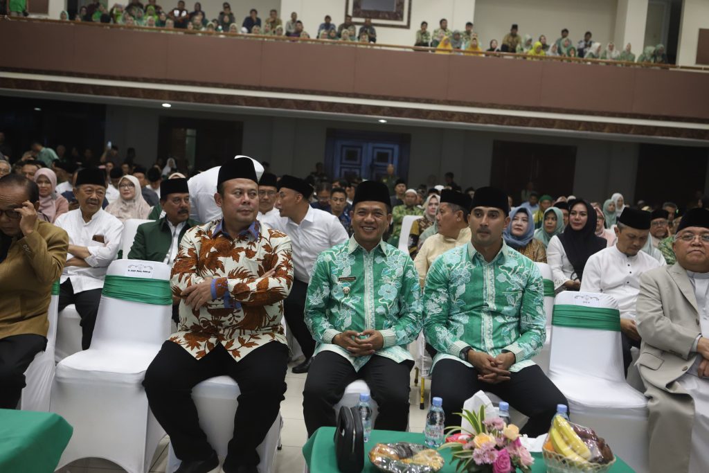 Wakil Pembicara Parlemen Indonesia Cucun meminta Bupati-Deputy untuk Regent Bandung untuk menjanjikan kampanye tersebut