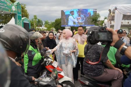 1.000 Takjil didistribusikan di bundaran besar Palangka Raya