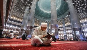 14 Manfaat Membaca dan Menghafal Alquran Berdasarkan Hadis