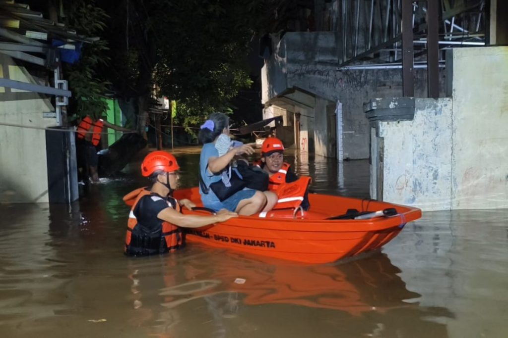 28 RT di banjir Jakarta karena meluapnya Sungai Ciliwung