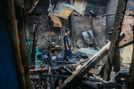 30 rumah pemadam kebakaran di Jakarta Timur, diduga karena petasan