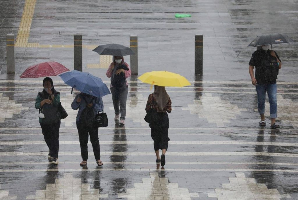 8 Wilayah Indonesia Peringatan untuk Petir Rain, ini adalah ramalan cuaca untuk BMKG Sabtu, 22 Maret 2025