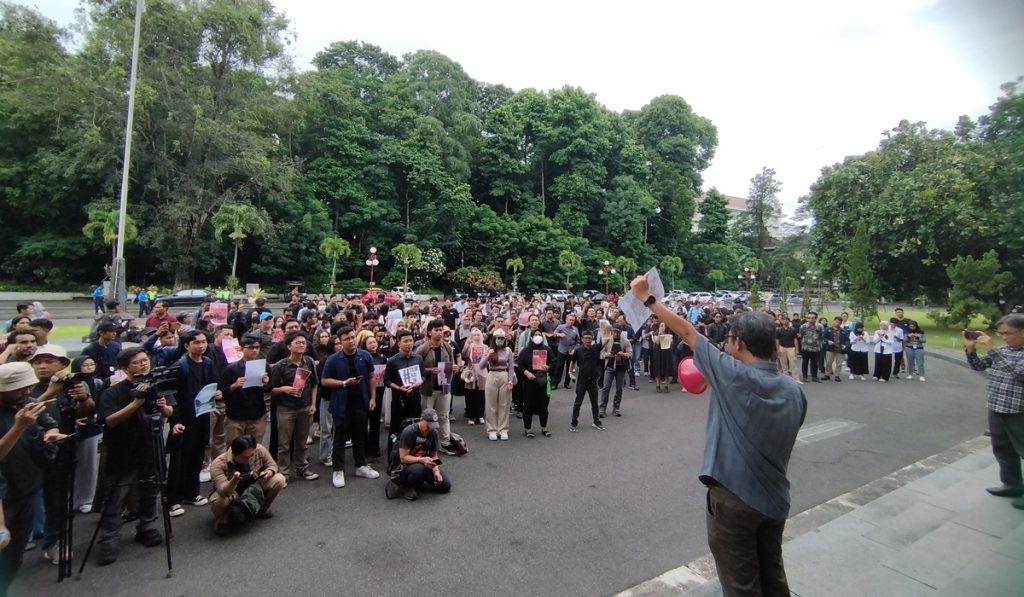 Akademisi dan aktivis di jogja sibuk menolak revisi hukum TNI