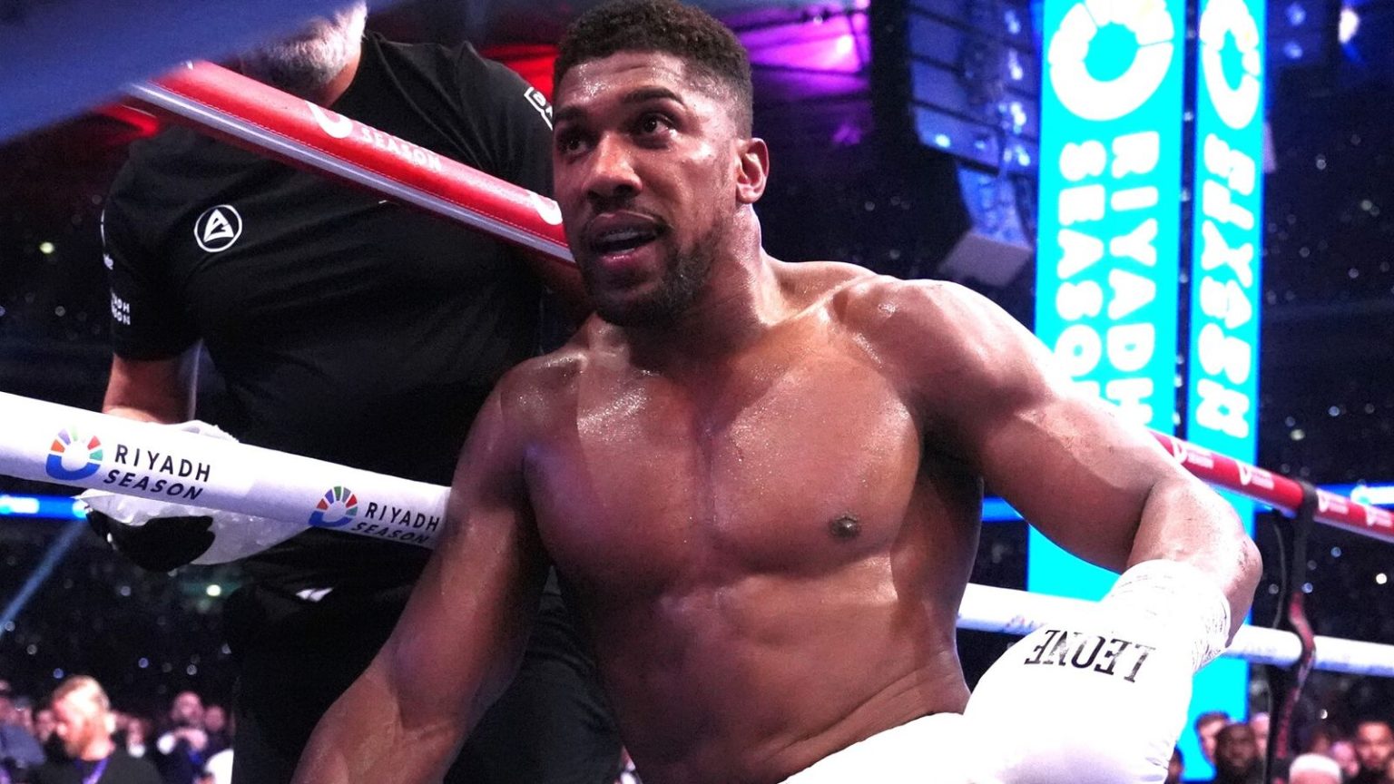 Anthony Joshua dapat langsung ke pertarungan besar meskipun ada kemunduran cedera, kata Frank Warren | Berita tinju