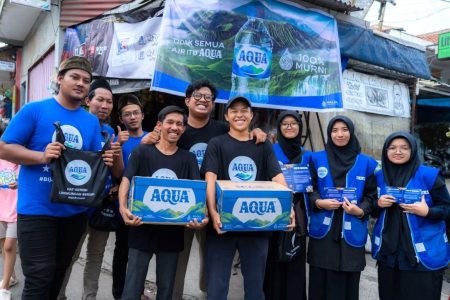 Aqua dan Pandawara berkolaborasi untuk meningkatkan kesadaran melindungi lingkungan di kota Bandung