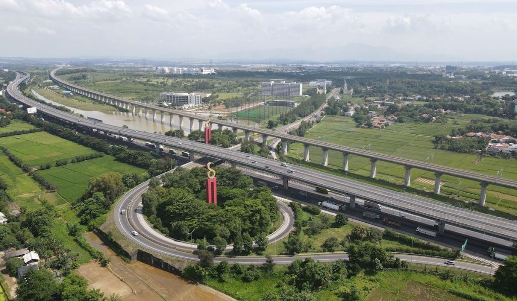 Area di jalur kereta cepat Jakarta-Bandung adalah magnet baru dalam investasi