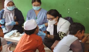 Aryaduta Bali berbagi kegembiraan dan perhatian dengan anak -anak di TPST Monang Maning di Ramadhan