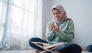 Bacaan Dhikr dan Doa sebelum melanggar cepat yang direkomendasikan oleh Nabi, lengkap dengan bahasa Arab dan Latin