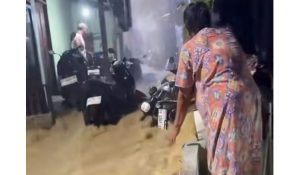 Banjir Balikpapan merendam rumah penduduk hingga ketinggian 1 meter