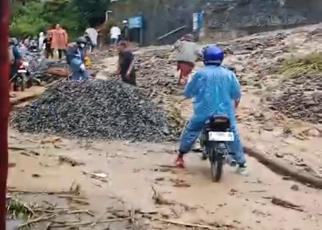 Banjir bandang di Parapat, 55 rumah rusak