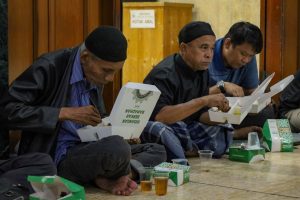 Berkat Baznas Baznas Berkat Pekerja Harian Masih Bisa Berbagi Puasa