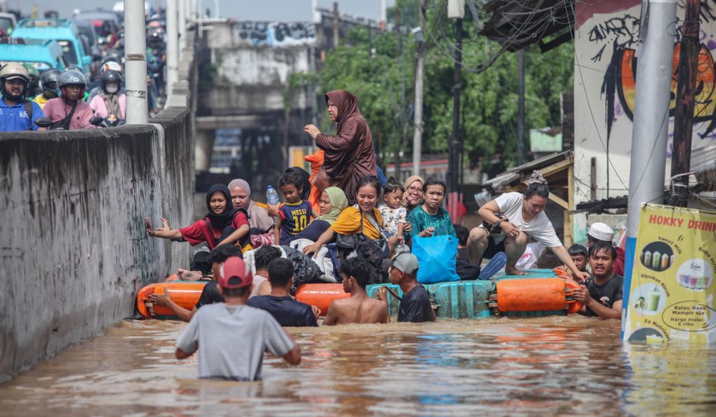 Bukti Jabodetabek Banjir Indonesia Rentan terhadap Ancaman Krisis Iklim