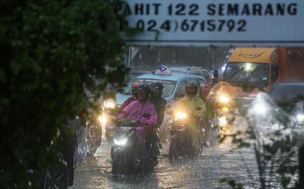 Cuaca ekstrem masih berpotensi terjadi di 24 wilayah di Jawa Tengah