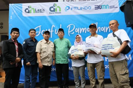 Darul Hikam dan Pelindo memegang teman pasar murah Ramadhan Action 2025 di Bandung