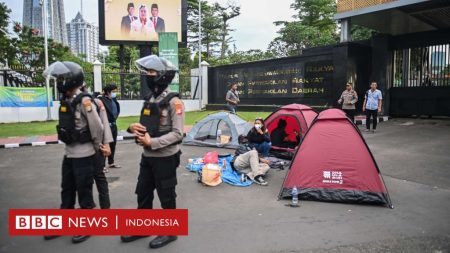 Demonstrasi hari ini di berbagai kota menolak ratifikasi RUU TNI