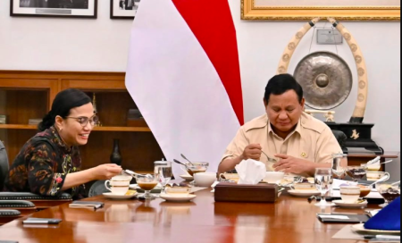 Dia dikabarkan akan melemparkan handuk, Sri Mulyani, kulit apbn dengan prabowo