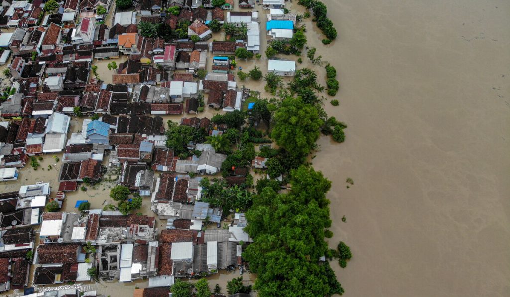 Dua warga Bojonegoro tewas dalam banjir Sungai Solo Bengawan yang meluap