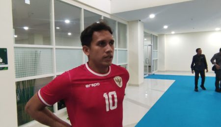 Egy Maulana Vikri Berdoa untuk Tim Nasional Indonesia untuk memenangkan pertandingan kandang tandang