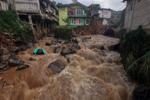 Empat situs wisata dalam ekstensi disegel, 33 tempat wisata lainnya mengikuti karena mereka tidak cocok dengan dokumen lingkungan