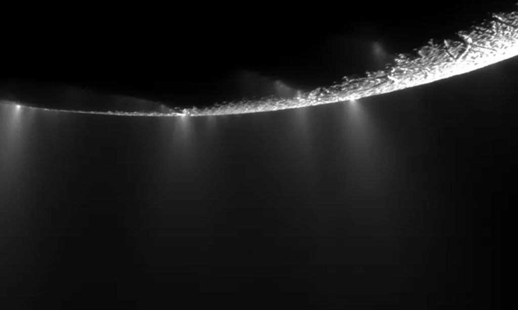 Enceladus dan misteri geyser apakah itu benar -benar berasal dari laut bawah tanah