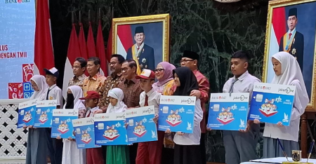 Jakarta Smart Card plus yang menyenangkan dapat menggunakan akses gratis ke tempat wisata