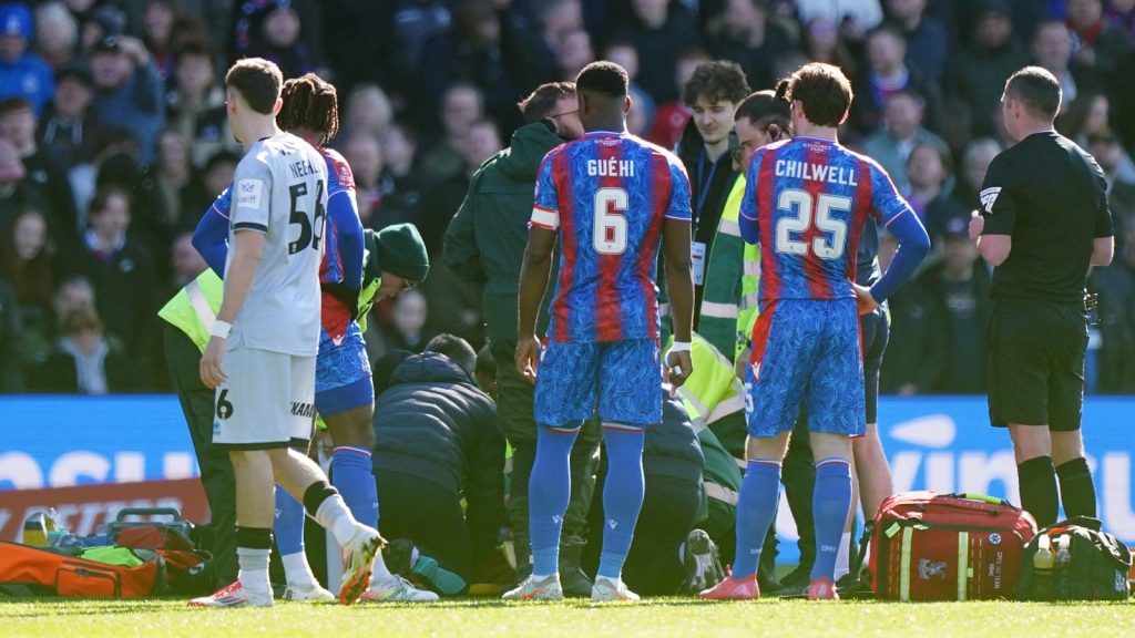 Jean Philippe Mateta Cedera: Ketua Crystal Palace Steve Paroki menyebut Liam Roberts Challenge ‘yang paling ceroboh yang pernah saya lihat’ | Berita sepak bola