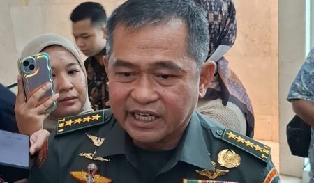 KSAD menekankan bahwa seskab Teddy tidak perlu menarik diri dari tentara TNI