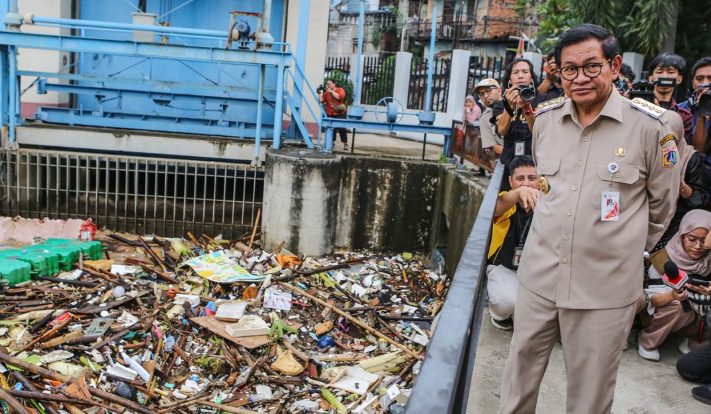 Kantor SDA diminta untuk mengatur pintu air, pramono sehingga bebannya tidak akan pergi ke Ciliwung