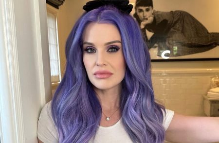 Kelly Osbourne mengungkapkan perjuangan kesehatan keluarga dan peran baru sebagai ibu