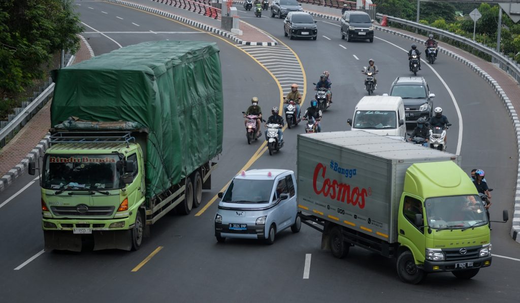 Kementerian Transportasi secara positif menyambut transportasi logistik terus beroperasi selama periode Lebaran 2025