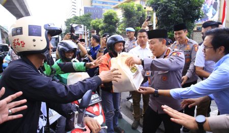 Kepala Kepolisian Nasional mendesak rakyat untuk melaporkan rumah -rumah kosong meninggalkan kepulangan