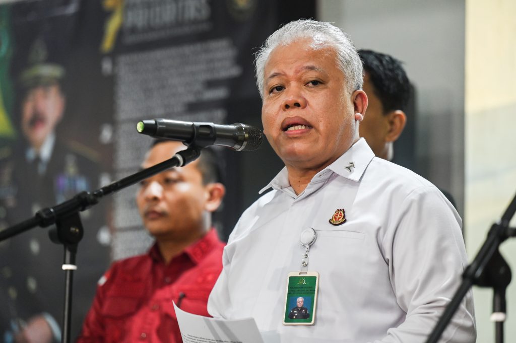 Lalu memastikan penyelidikan dugaan korupsi minyak mentah menurut SOP