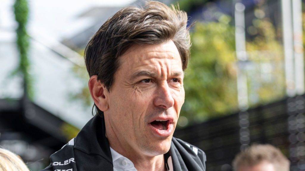 Lewis Hamilton: Toto Wolff mengakui dengan cermat mengikuti kemajuan pengemudi Mercedes untuk Ferrari di Australia GP | Berita f1