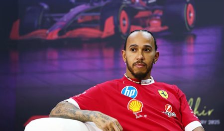 Lewis Hamilton didiskualifikasi dari dokter Cina