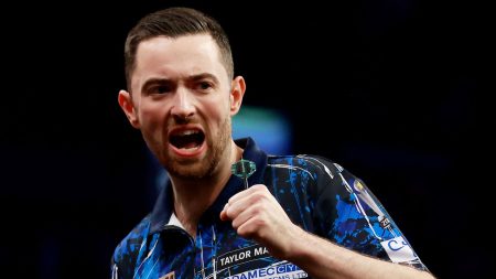 Luke Humphries mencapai sembilan-darter kedua dalam minggu di depan Luke Littler Showdown | Berita Darts